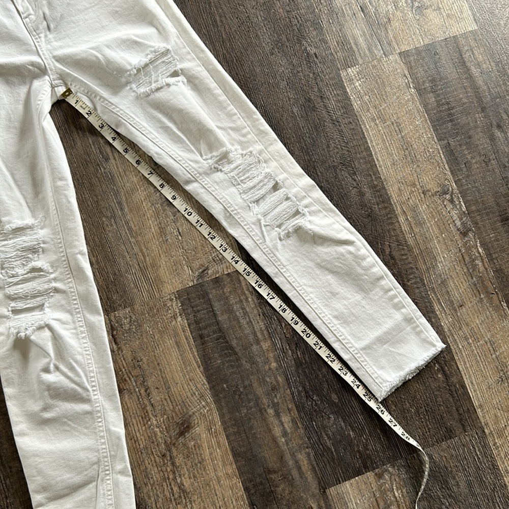 Wild Fable Women’s White Distressed Ripped Skinny Jeans Raw Hem Size 8 - Picture 9 of 10